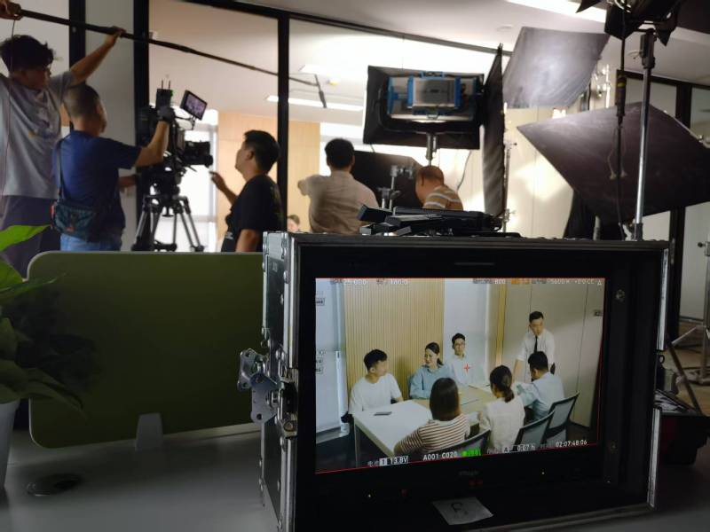 刚察县TVC拍摄公司：科技产品视觉化大师，诠释未来感与功能美学